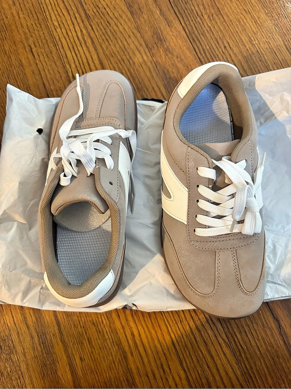 Beige & White Sneakers New